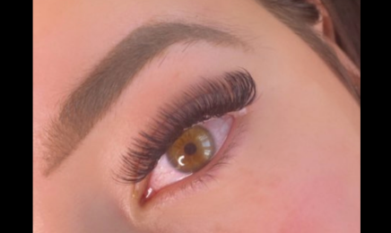 AYS Beauty Cils : Manucure à Vénissieux