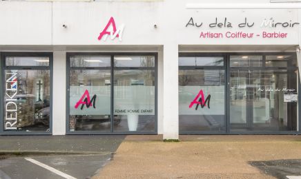 Au dela du miroir : Coiffeur à Landerneau