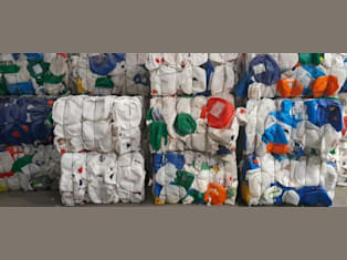 Zbelowany odpad HDPE