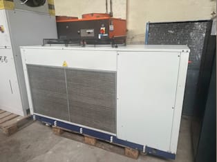 Chilled water generator