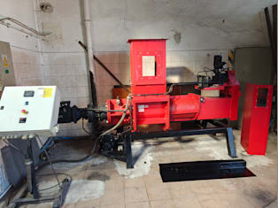 Runi SK370 Screw Compactor