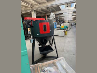 Mieszalnik do tworzywa