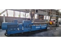 Twin-screw extruder with