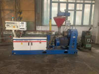 Regranulation extruder