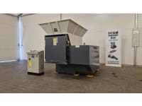 Single-shaft shredders