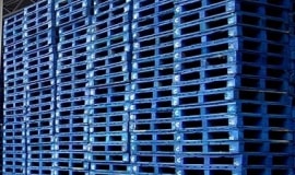 Nestlé zastępuje drewniane palety plastikowymi europaletami wielokrotnego użytku