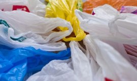 Wielka Brytania zwiększy opłaty za plastikowe torby