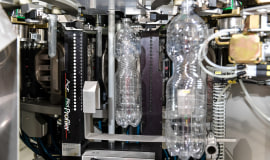 KHS develops a digital control system for PET bottle production