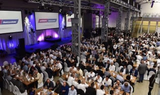 More than 1,400 visitors celebrated with Wittmann Battenfeld