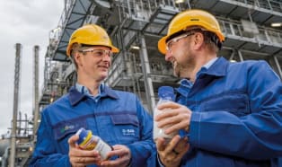 BASF for the first time makes products with chemically recycled plastics 