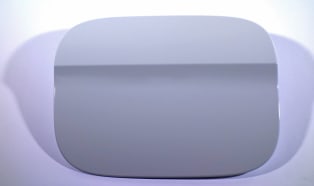 Online-paintable fuel filler flap made from PBT