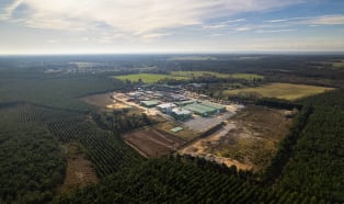 Lesbats optymalizuje logistykę materiałów korzystając z systemów Toploader