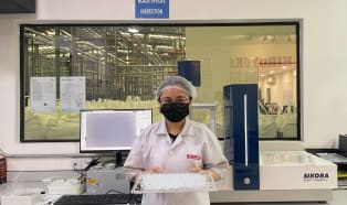 Hiroyuki uses Sikora's inspection and analysis system