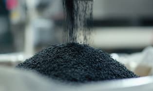 Hexpol usprawnia działalność