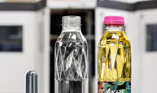 Lekkie i łatwe do recyklingu opakowania napojów na interpack 2026