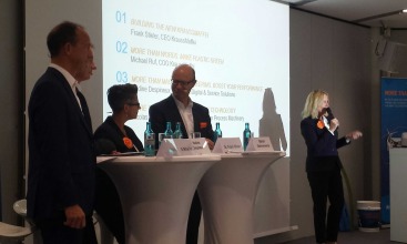 Pioneering Plastics: Nowy