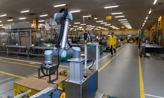 universal robots palletizing