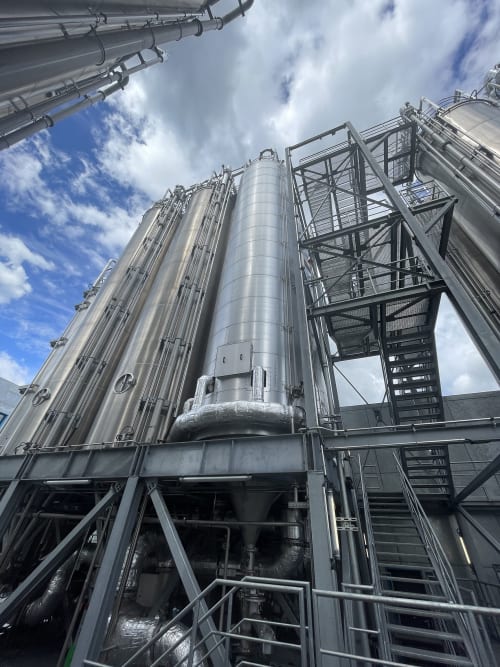 System odgazowania silosowego EcoFresh firmy Coperion oraz jej dwuślimakowe wytłaczarki otrzymały Letter of No Objection od FDA i są tym samym odpowiednie do produkcji recyklatów HDPE i PP do zastosowań spożywczych
