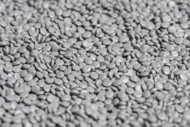 regranulat-pp-szary-jasny
