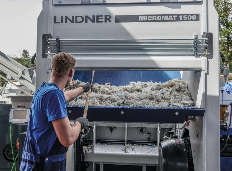 lindner-micromat-service-flap