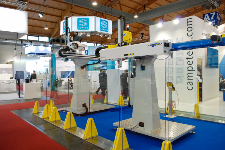 21-88-04-campetellla-s-fakuma-exhibits-october-2021