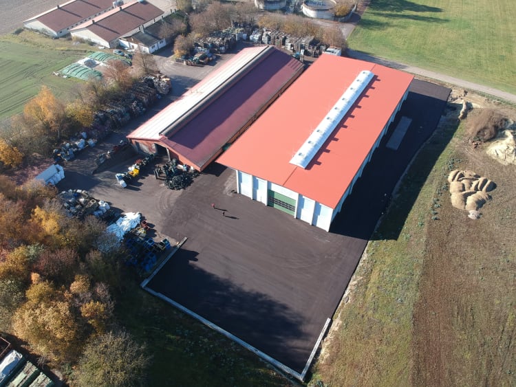 Przekształcone gospodarstwo hodowlane KVZ Hintermayr w Gersthofen.