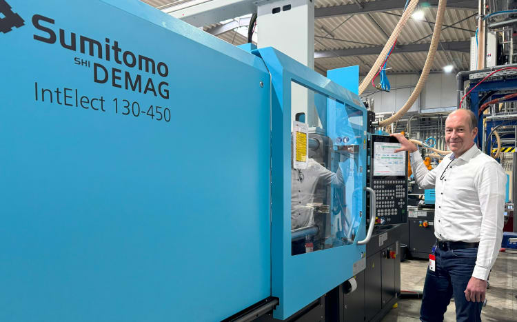 IntElect 130-450 produkuje przepuszczalne dla radaru plastikowe osłony dla Grupy VW