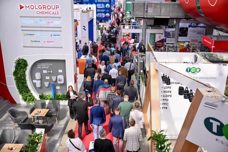 Ekspozycja maszyn i urządzeń podczas targów Plastpol