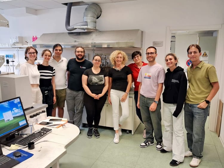 The Alta Scuola project students with Polichem laboratory staff and Micaela Lorenzi (center)