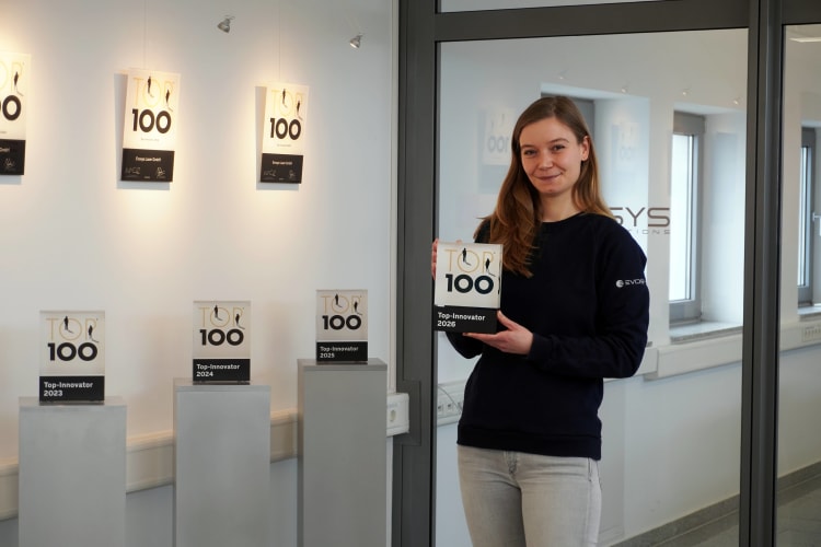 Marie Schafnitzl, prokurentka Evosys Laser GmbH, odbiera nagrodę Top Innovator 2026