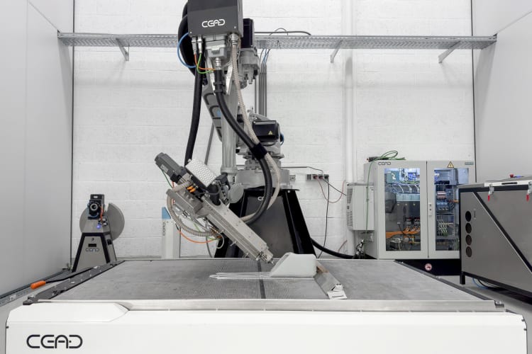 Komórki do wytwarzania addytywnego dużego formatu w CEAD