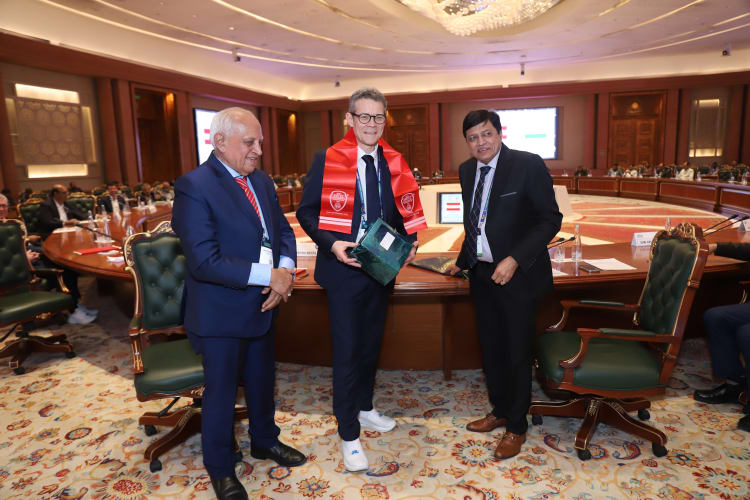 Podpisanie Memorandum of Understanding w Mumbaju zainicjowało wspólną inicjatywę EREMA i AIPMA na rzecz szkolenia i rozwoju kompetencji w zakresie recyklingu tworzyw sztucznych w Indiach.