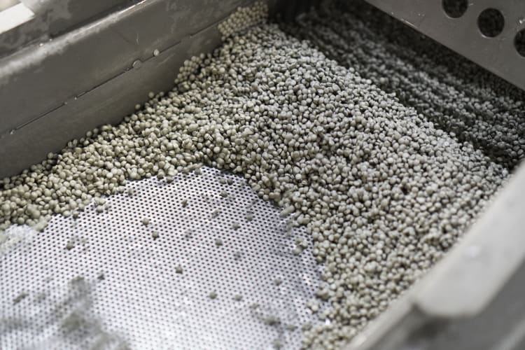 Inside the Erema and ReadyMac recycling machines, the material is shredded and comes out as filtered regranulate, ready for the next step.