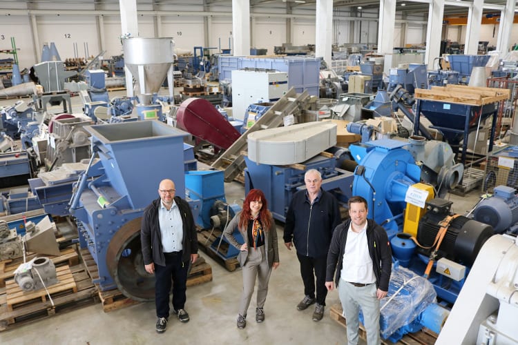 Herbold zapewnia specjalistyczne wsparcie dla używanych maszyn poprzez doradztwo ukierunkowane na aplikację i pomoc techniczną dostosowaną do indywidualnych wymagań procesowych.