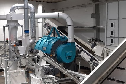 : W technologii czyszczenia na sucho zanieczyszczenia, takie jak włókna papieru, kurz czy pozostałości organiczne, są usuwane mechanicznie. Obracający się wirnik powoduje oddzielenie zabrudzeń, podczas gdy włókna i brud są niezawodnie odciągane.