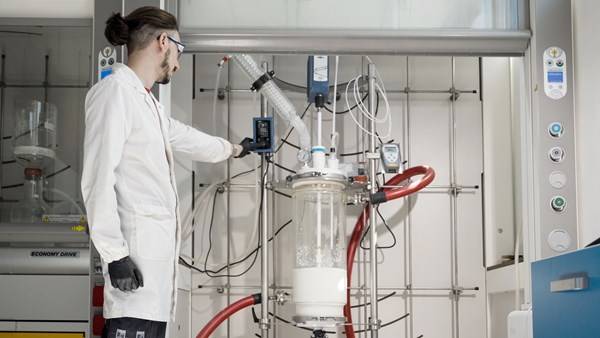 Przykładowy zestaw bielizny wykonany z odzyskanych włókien poliamidowych i Lycra