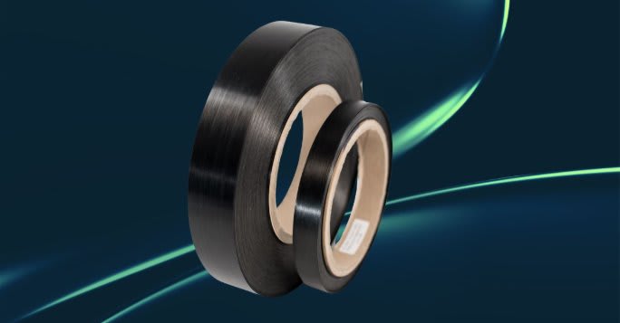 Envalior wprowadza na rynek nową wysokowydajną termoplastyczną taśmę UD UDea EcoPaXX Q20HTC60 do całkowicie termoplastycznych, wysokociśnieniowych zbiorników na wodór. Dzięki tej taśmie zbiorniki mogą przenosić wysokie obciążenia ciśnieniowe występujące podczas napełniania i magazynowania.