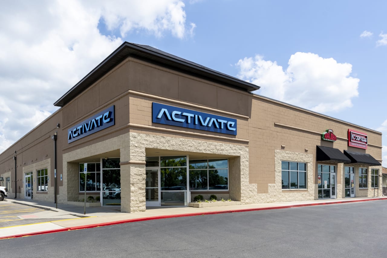 The exterior storefront of Activate Overland Park.