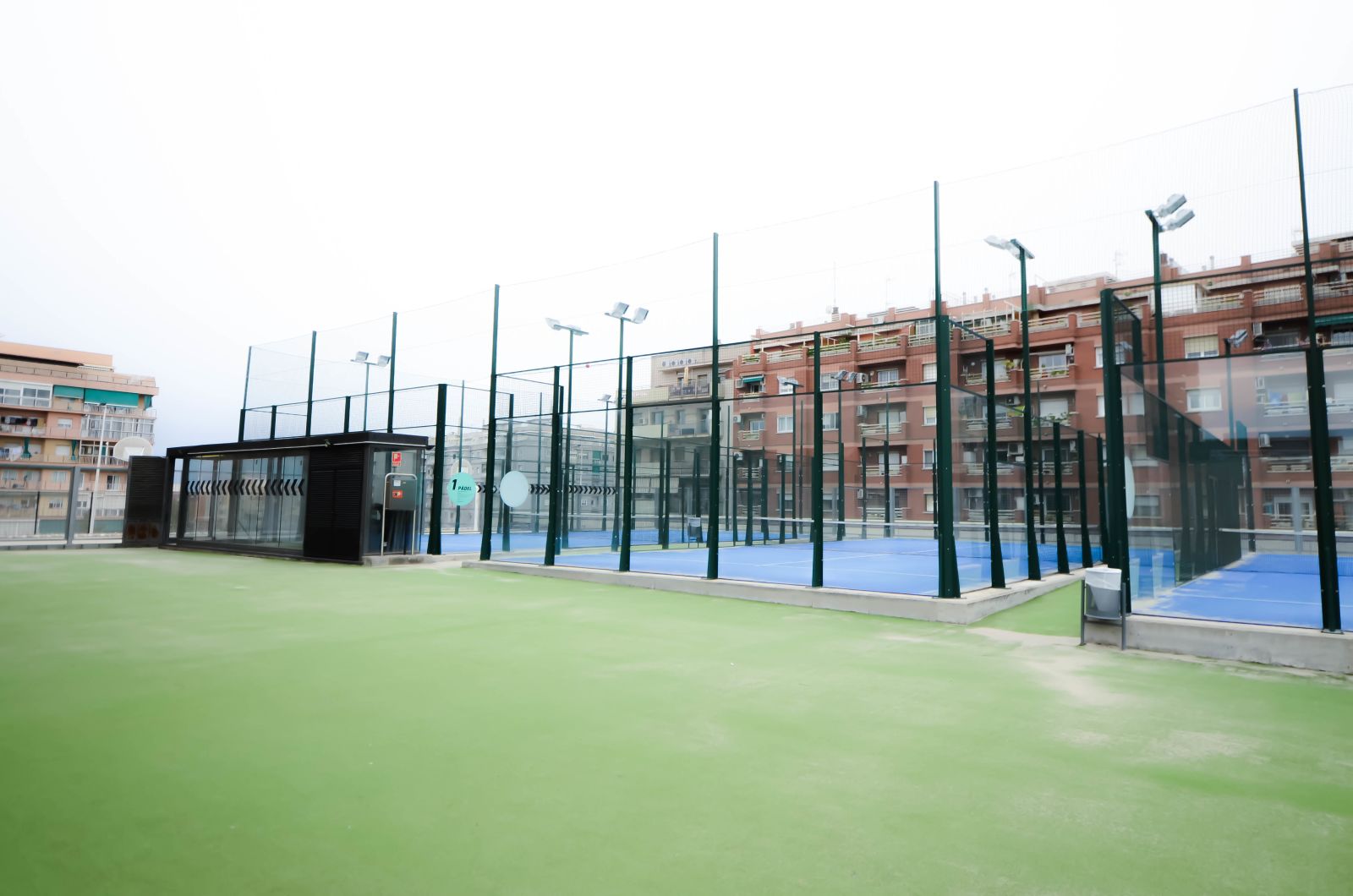 Duin Badalona padel courts