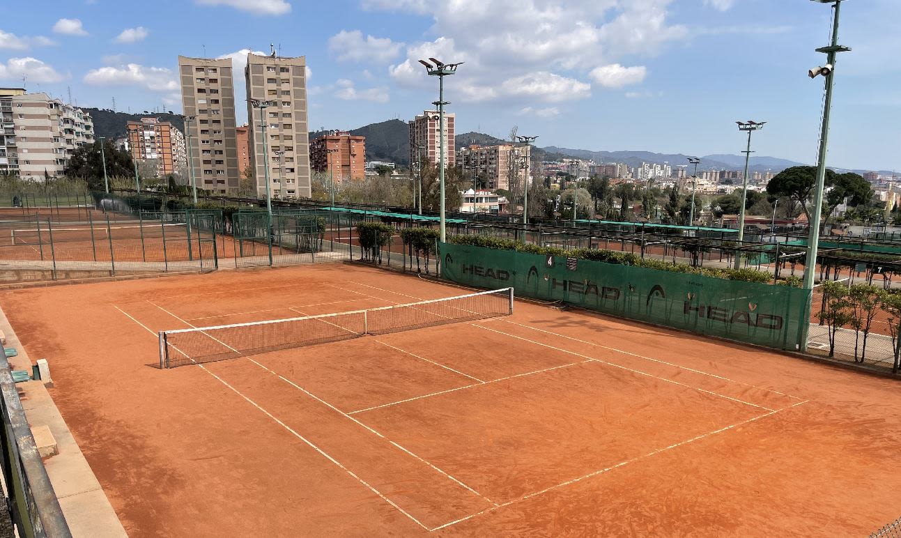 Eurofitness Vall D ́hebron padel courts