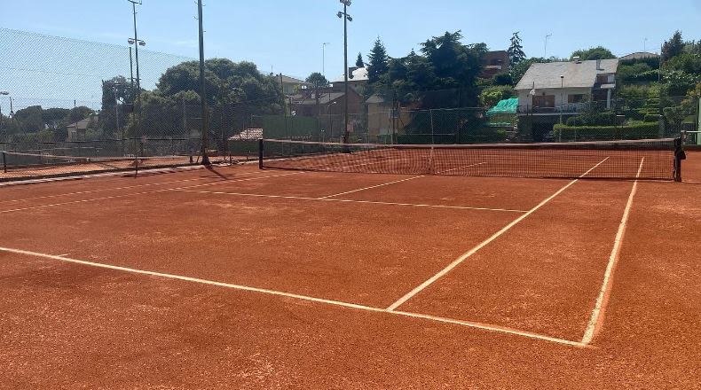 Nou Tenis Belulla padel courts