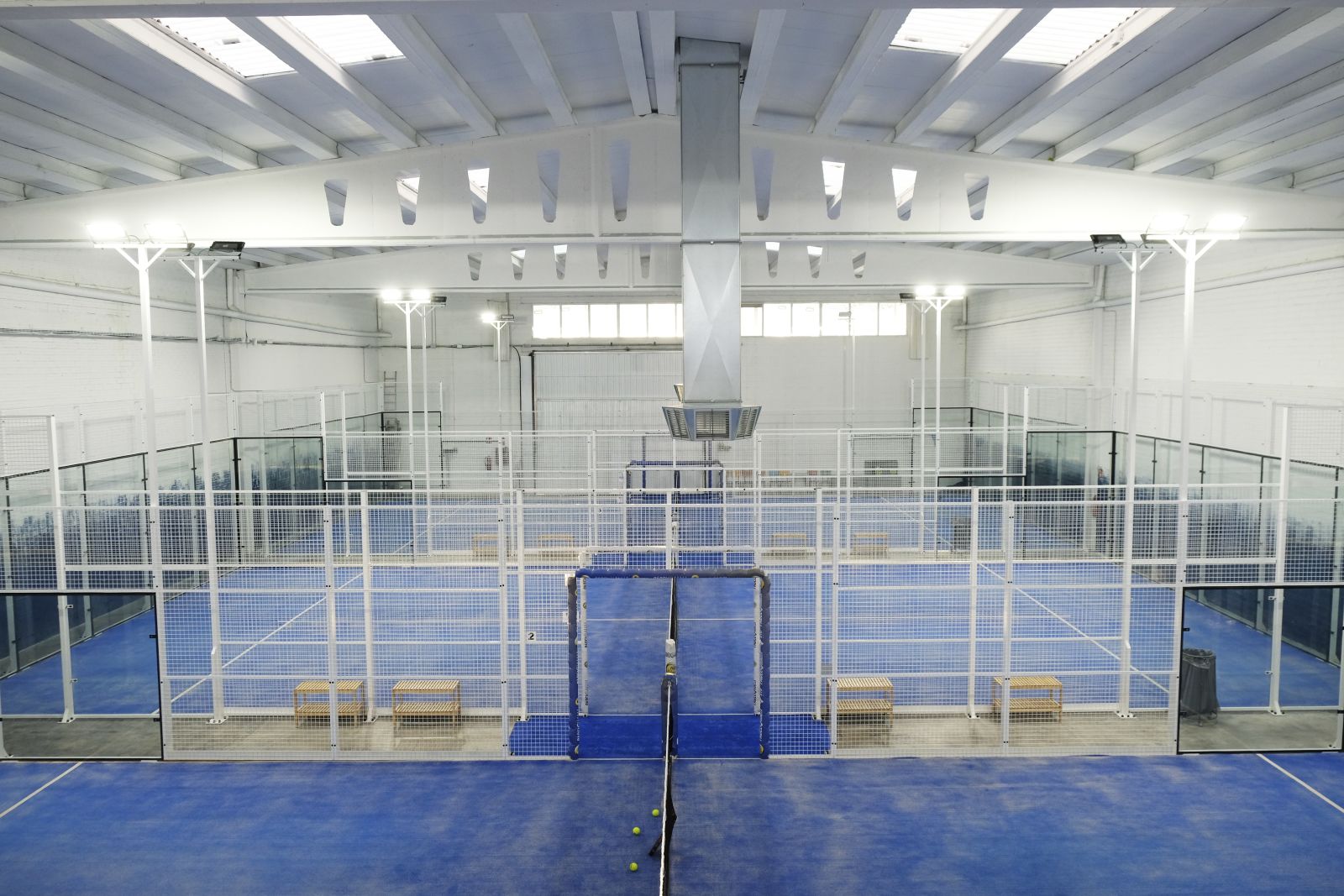 Padel Indoor Gironella padel courts
