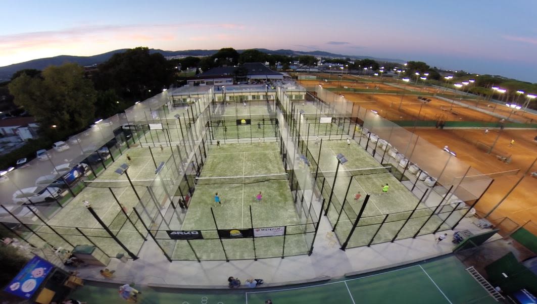Club Andrés Gimeno padel courts