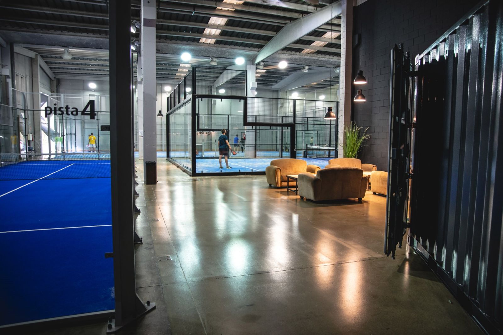Padel Indoor Aqua padel courts