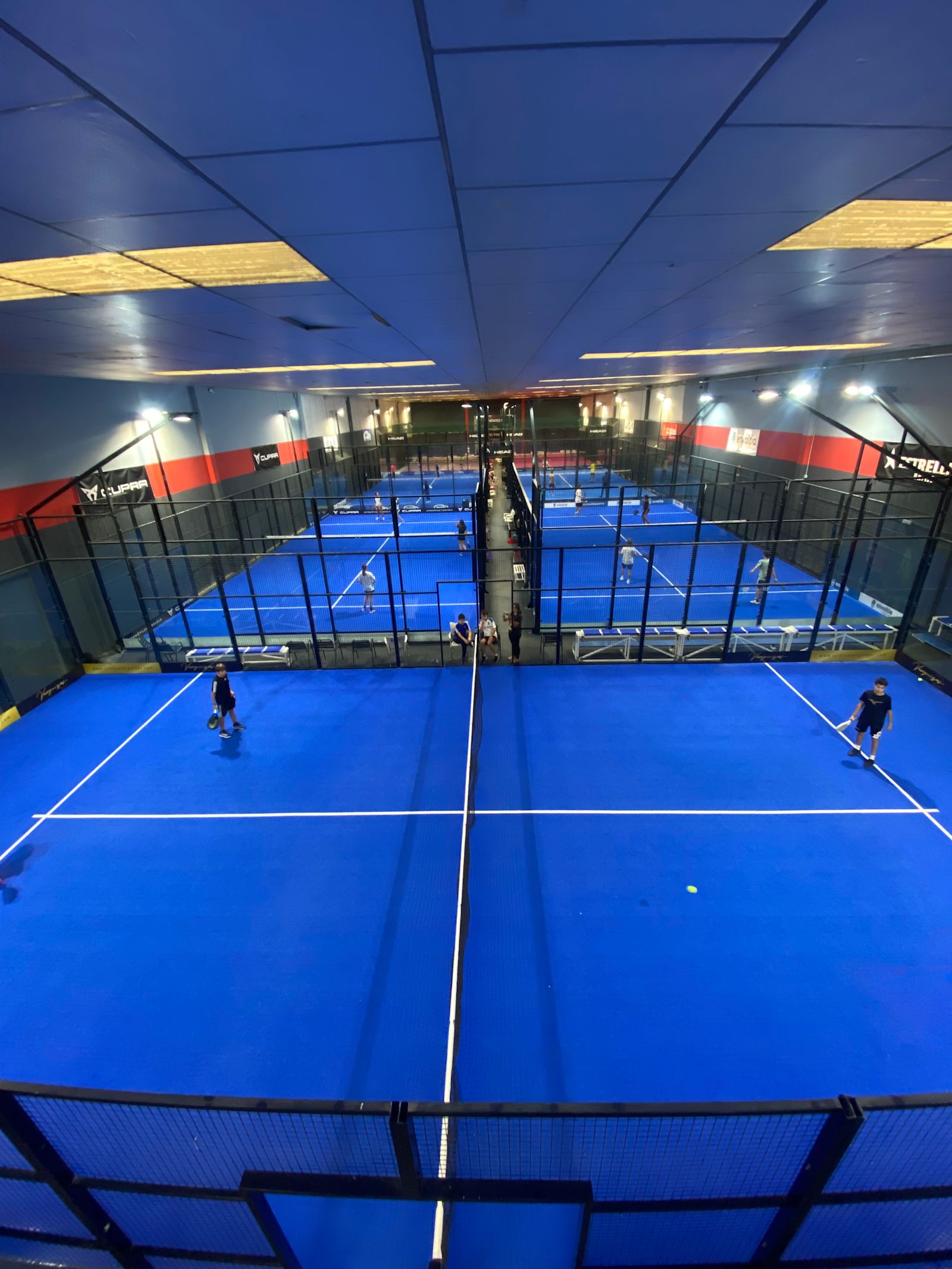 Indoor Huesca — photo 1 of 3