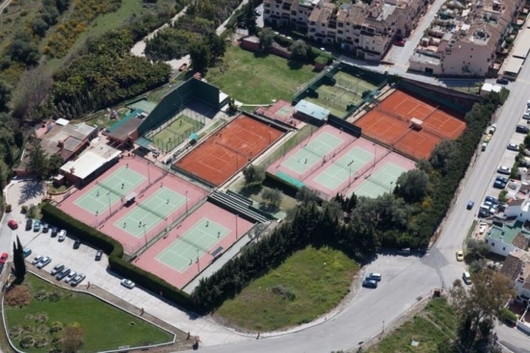 Club Tenis Y Padel Belair