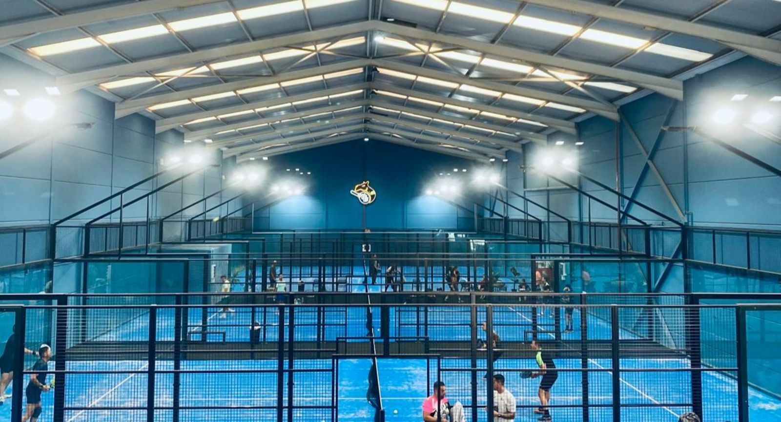 CAMEL PADEL INDOOR