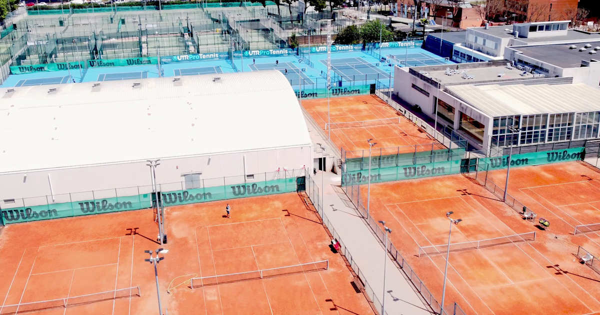 Cancha de pádel en Barcelona Pro Tennis Academy (UP Cornellà), Cornellà de Llobregat