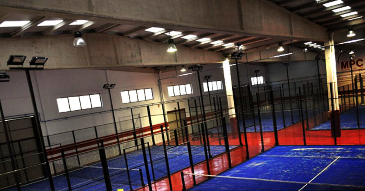 Cancha de pádel en Miranda Padel Club, Miranda de Ebro