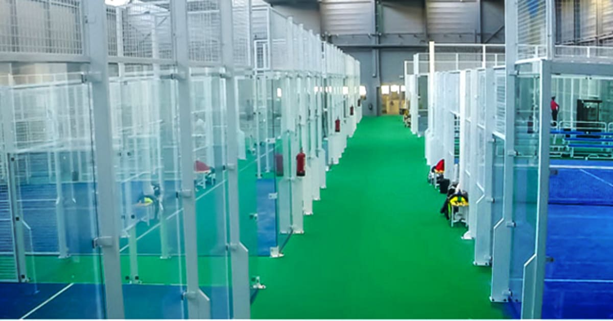 Cancha de pádel en La Bandeja Pádel, Mutilva Baja